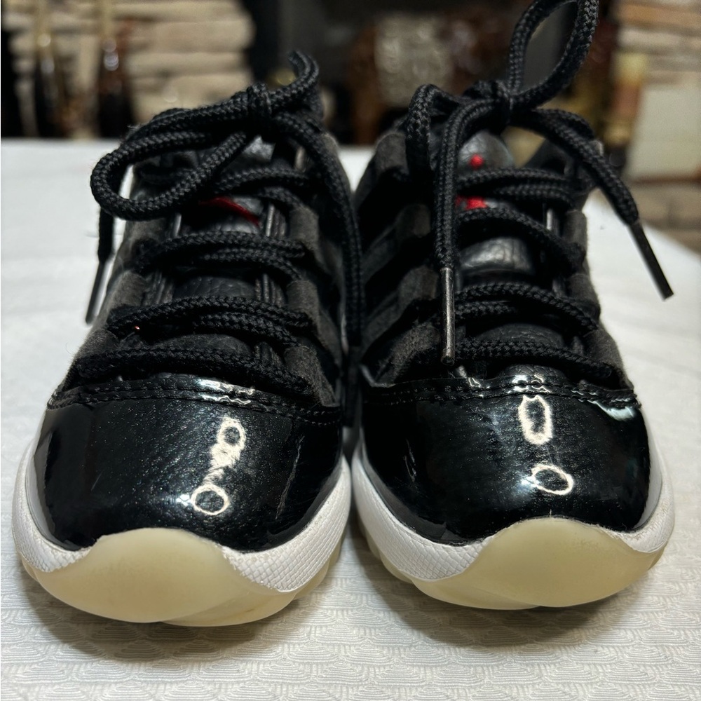 Air Jordan - Picture 3 of 8